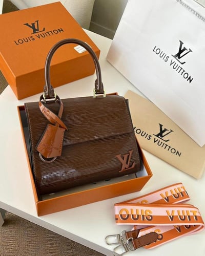 شنطة ال في درجة أولى