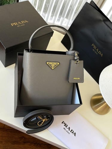 شنطة برادا درجة أولى