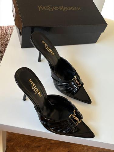 كعب سان لوران درجة أولى