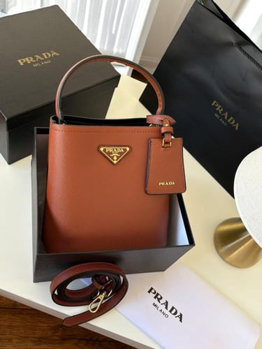 شنطة برادا درجة أولى