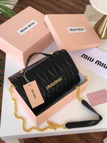 شنطة ميو ميو درجة أولى