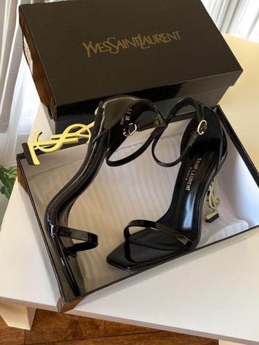 كعب سان لوران درجة أولى