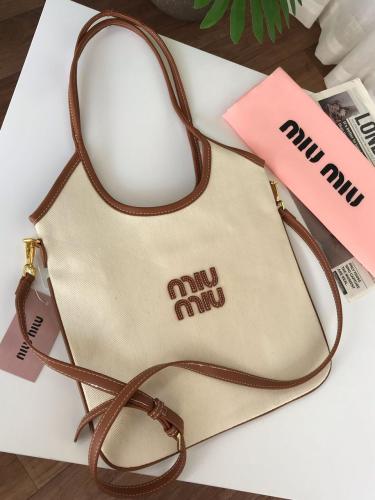 شنطة ميو ميو درجة أولى