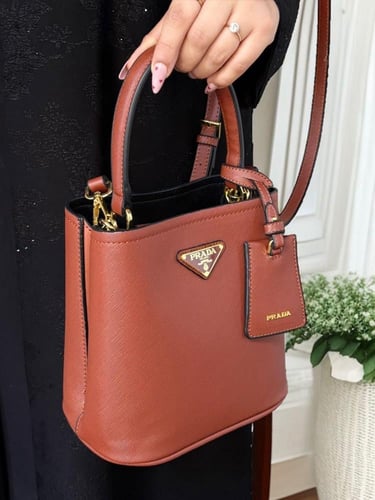 شنطة برادا درجة أولى