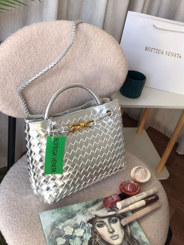 بوتيقا- bottega veneta Andiamo