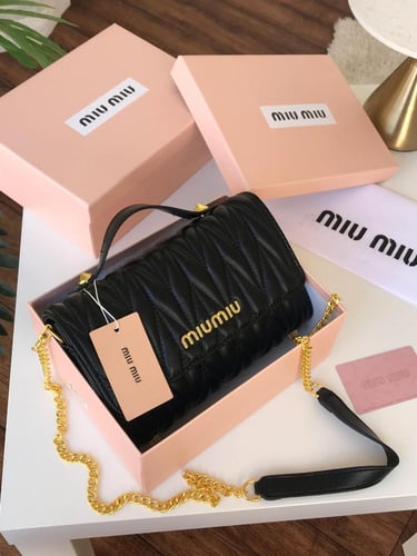 شنطة ميو ميو درجة أولى