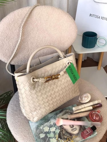 بوتيقا- bottega veneta Andiamo