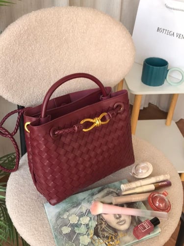 بوتيقا- bottega veneta Andiamo