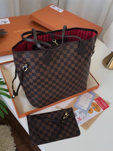 توت باق لويس فيتون درجة أولى