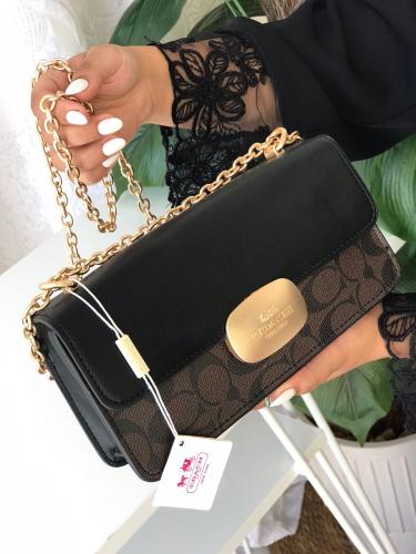 حقيبة كتف بسلسة ذهبية -كوتش