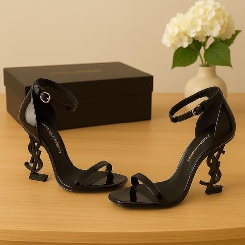 كعب سان لوران درجة أولى