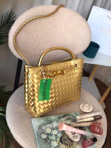 بوتيقا- bottega veneta Andiamo