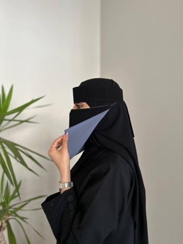 قاب مبطن. رمادي