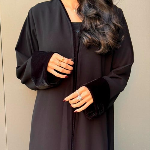 عباية أكمام مخمل