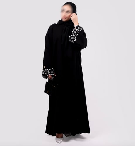 عباية تطريز بالأكمام