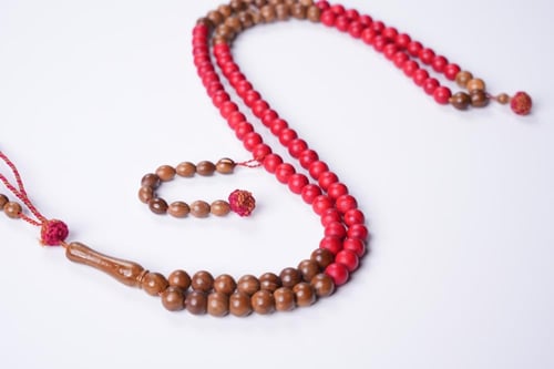 سبحه من الكوك والمرجان الصناعي 1590-8-100-4