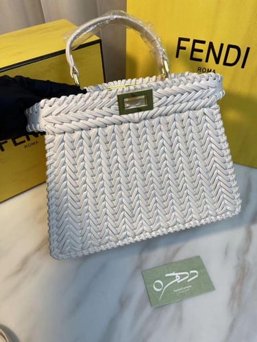 شنطة فندي بيكابو جلد محبوك سمول - اوف وايت