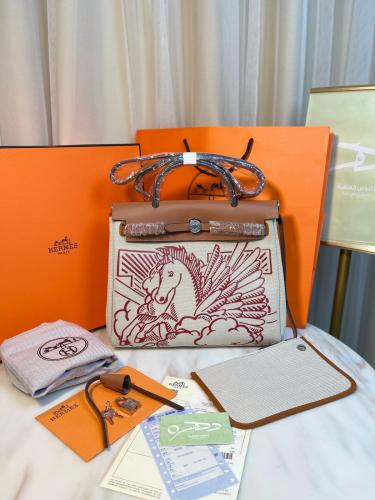حقيبة هيرمس هيرباج بيغاسوس مع لمسات من البلاديوم