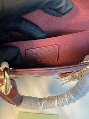 حقيبة يد وكتف الجلدية ليدي دي جوي من ديور مقاس 26...