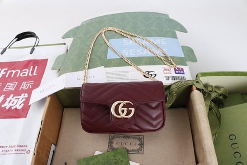 حقيبة غوتشي مارمونت ميني واين سلينغ 16.5 سم - برغن...