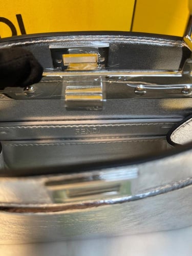 شنطة فندي بيكابو بتيت 20 - فضي