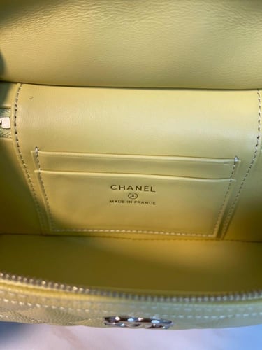 حقيبة شانيل 19.5 سم مستطيلة بشعار CC