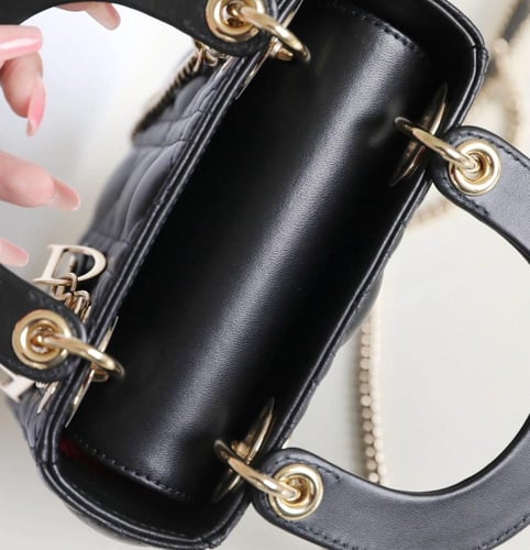 شنطة ليدي ديور مات 17 سم - أسود