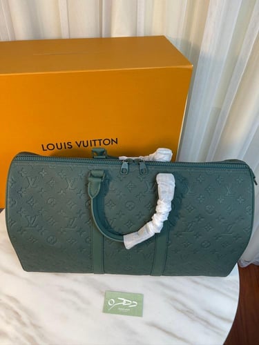 حقيبة سفر كيبال 50 بحزام كتف من لويس فيتون - أخضر...