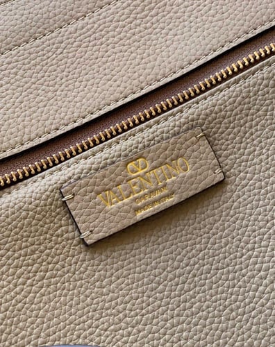 حقيبة تسوق فالنتينو غارافاني روكستد 37 سم