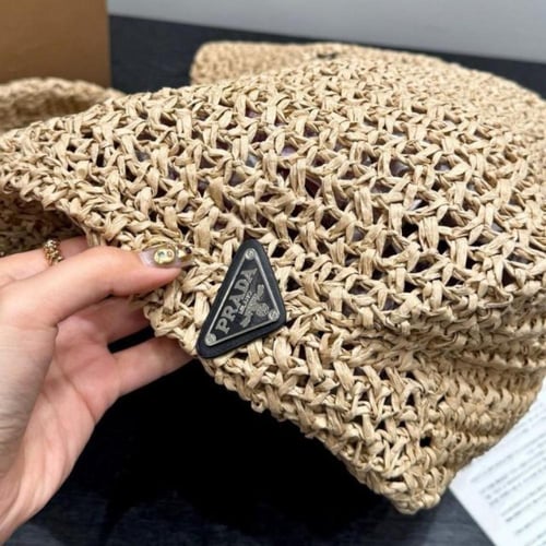 حقيبة كروشيه من برادا