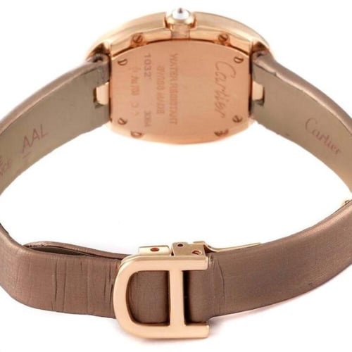 ساعة بايجنوار من كارتييه باطار كريستالي وحزام بني
