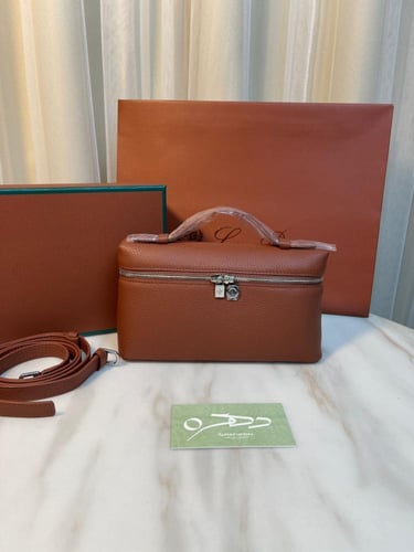 شنطة لوروبيانا إكسترا بوكت باوتش إل 19 ناعم - بني