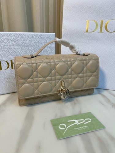 حقيبة Lady Dior مقاس 21 - بيج