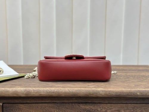 حقيبة جي جي مارمونت الصغيرة بشعار GG مزدوج - برغند...