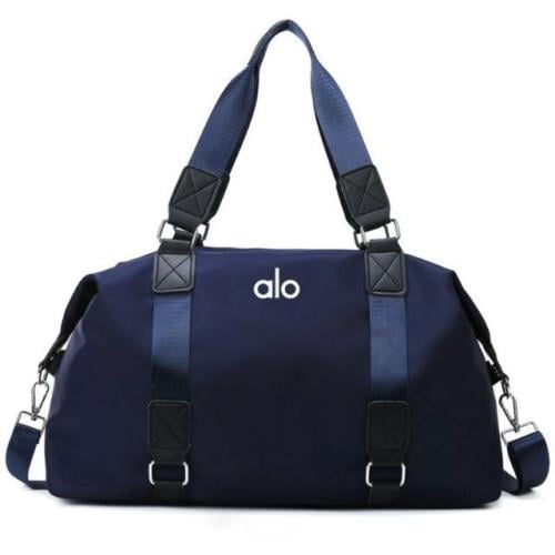 حقيبة اليوغا للياقة البدنية من alo yoga