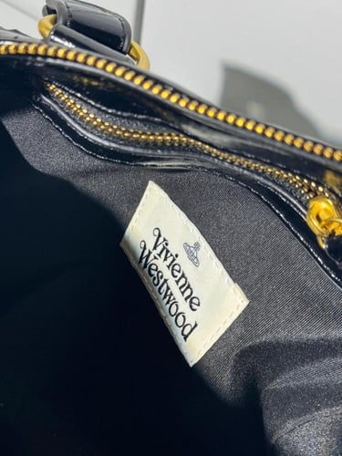 حقيبة فيفيان ويستوود تشيلسي للبولينج الجلدية بهارد...