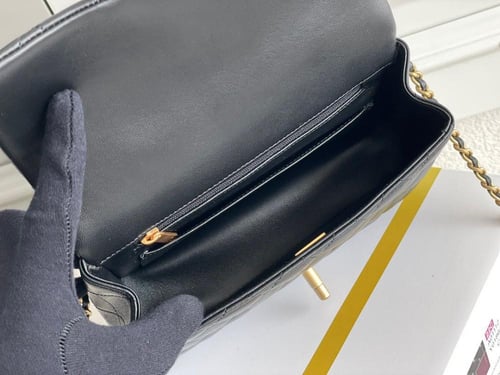 حقيبة يد كلاسيكية 20 سم بهاردوير ذهبي من شانيل - أ...