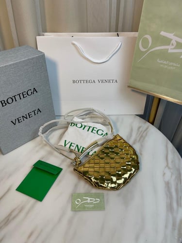 حقيبة ساردين ميني مجدول من بوتيغا فينيتا - ذهبي