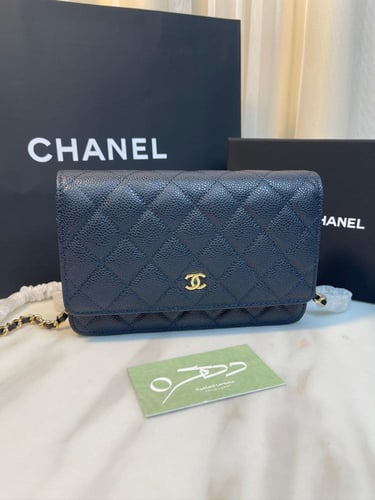 محفظة شانيل ووك جلد كافيار مبطن