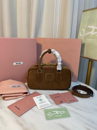 حقيبة أركادي شامواه من ميو ميو مقاس 23