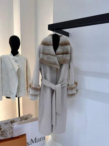 جاكيت فرو مينك شتوي بياقة وأساور وحزام من ماكس مار...