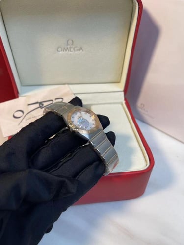 ساعة كونستليشن فولاذ مطلي بذهب من أوميغا