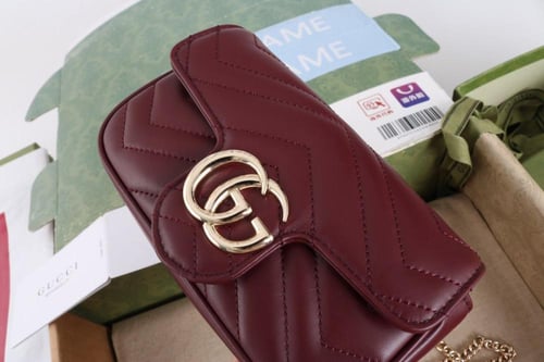 حقيبة غوتشي مارمونت ميني واين سلينغ 16.5 سم - برغن...