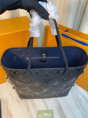 حقيبة لويس فويتون نيفرفول MM - مقاس 32 أسود