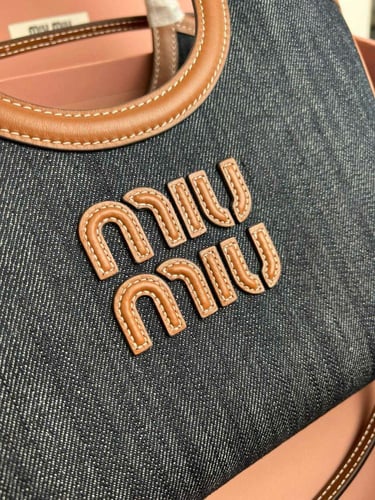 حقيبة ميوميو آيفي الدنيم - مقاس 28