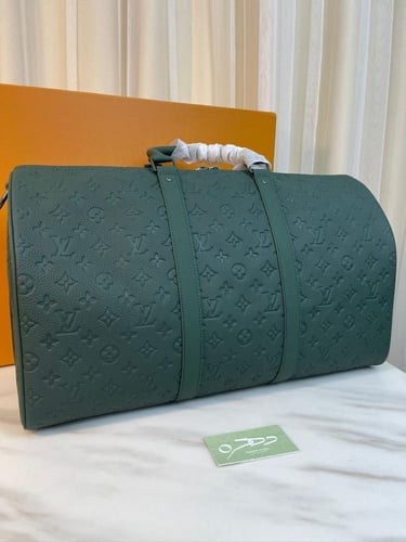 حقيبة سفر كيبال 50 بحزام كتف من لويس فيتون - أخضر...