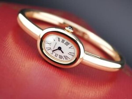 ساعة كارتييه بتصميم سوار