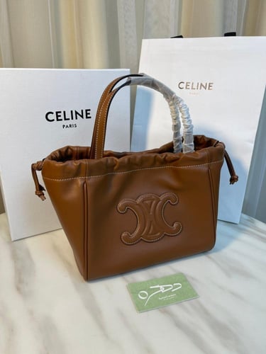 حقيبة سيلين كوير تريومف كاباس