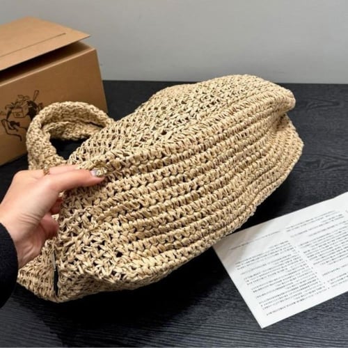 حقيبة كروشيه من برادا