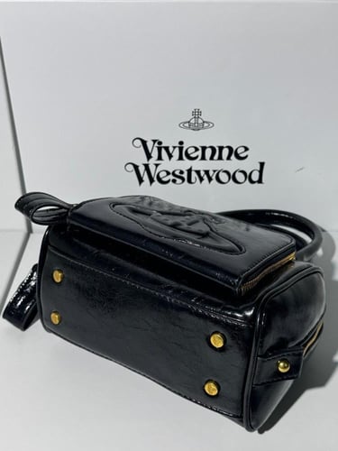 حقيبة فيفيان ويستوود تشيلسي للبولينج الجلدية بهارد...